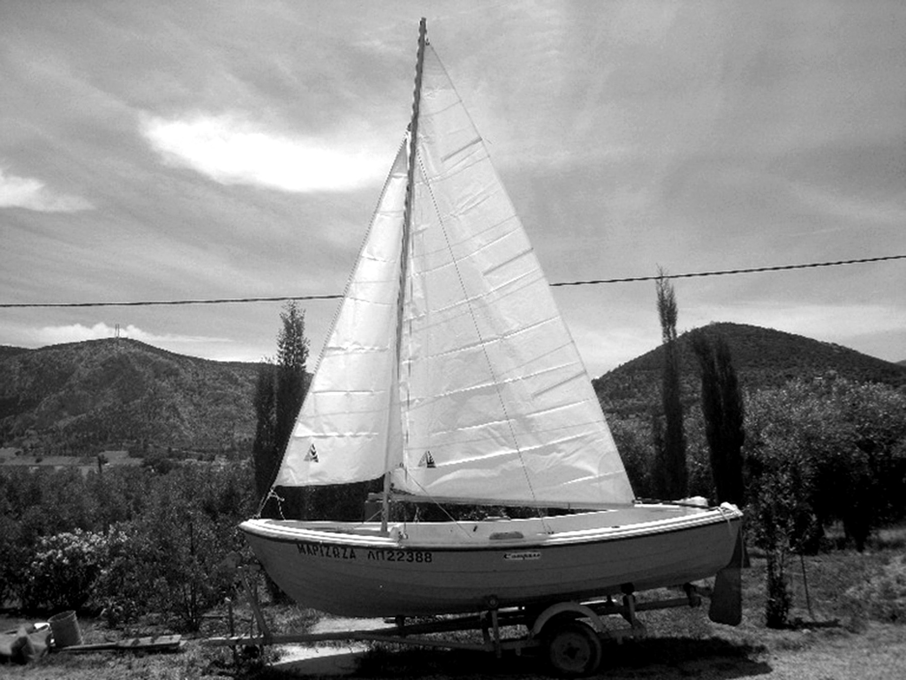 1975: Compass 426s yelkenli teknesinin tanıtılması