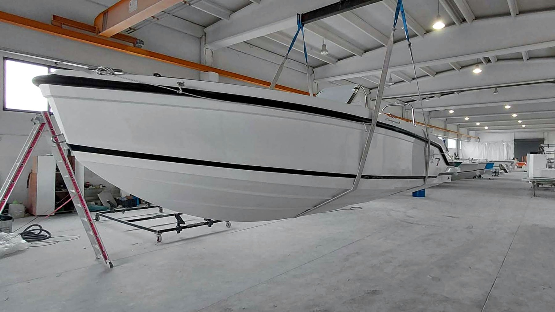 2024: Compass Boats'ın Atina'dan Tanagra'daki yeni tesisine taşınması